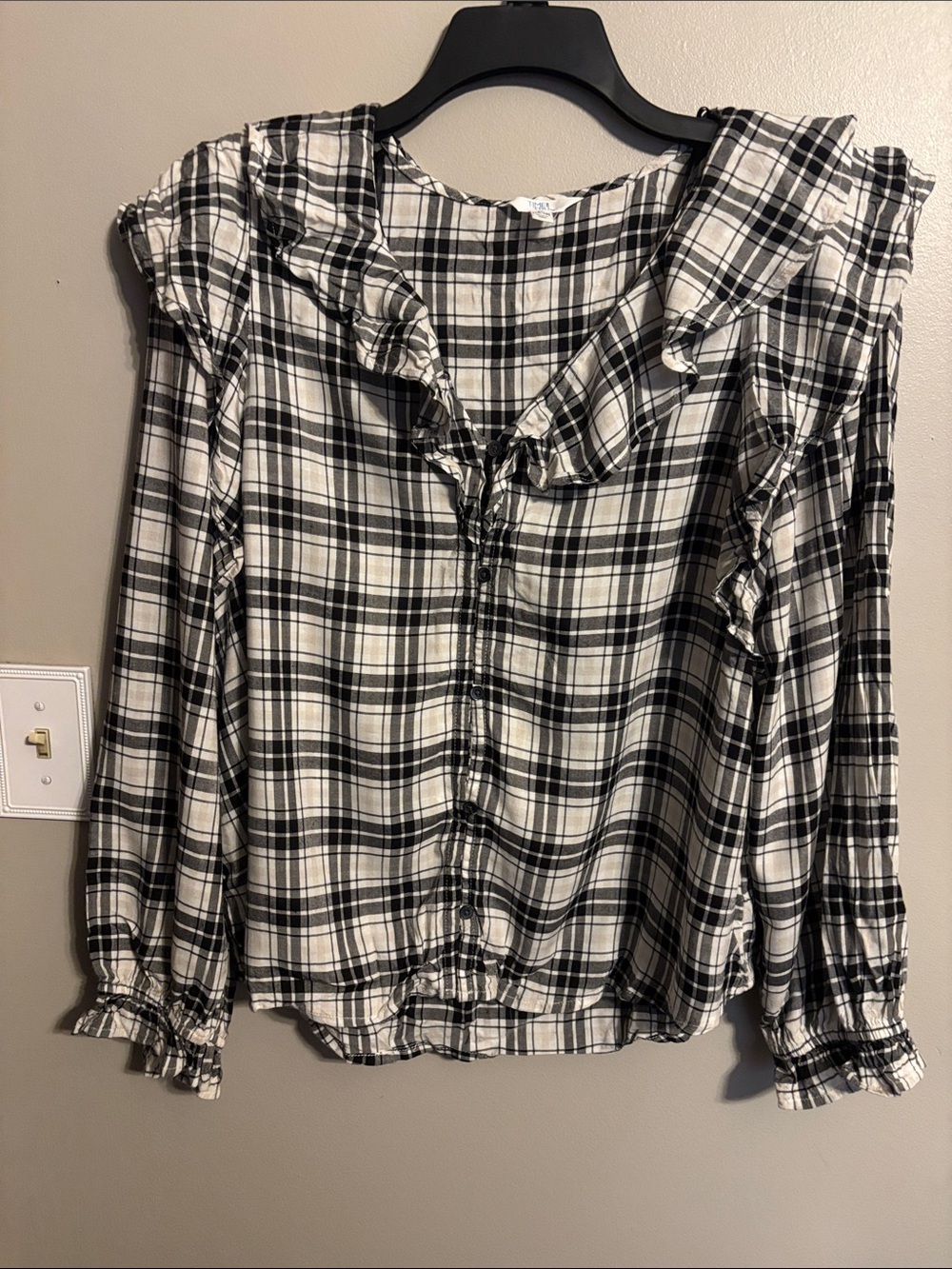 Time and Tru Black & White Plaid Ruffle Button-Front Blouse